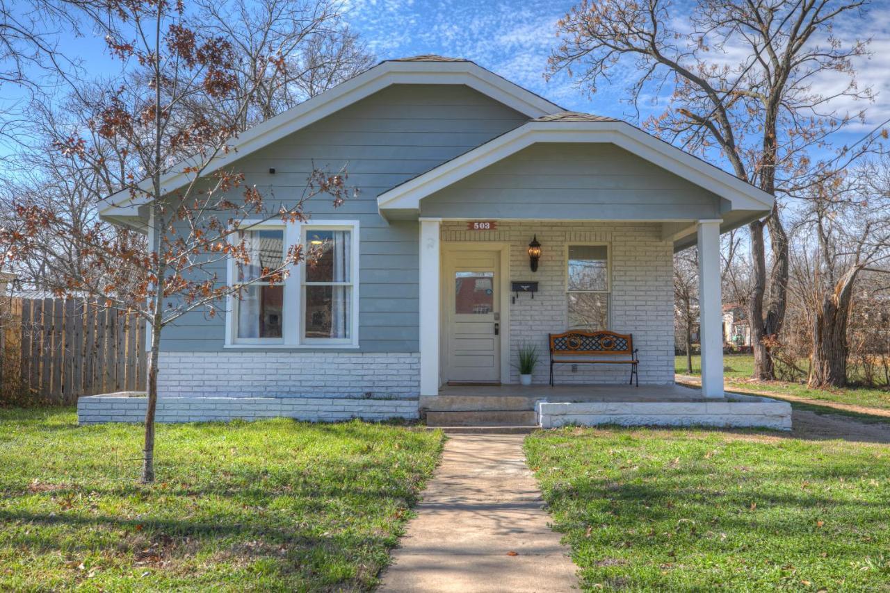 Luxury Home 1 Block To Main With Hottub Fredericksburg Exterior photo