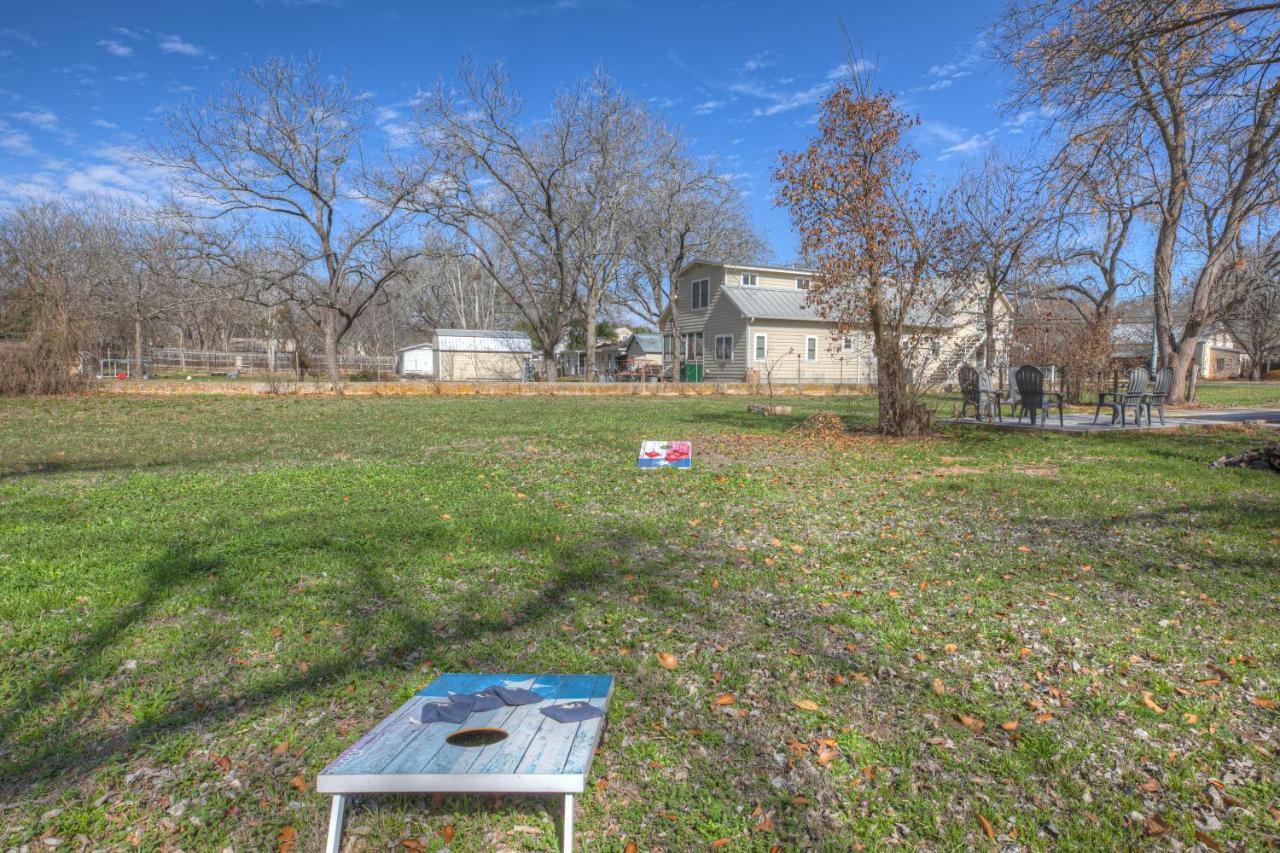 Luxury Home 1 Block To Main With Hottub Fredericksburg Exterior photo