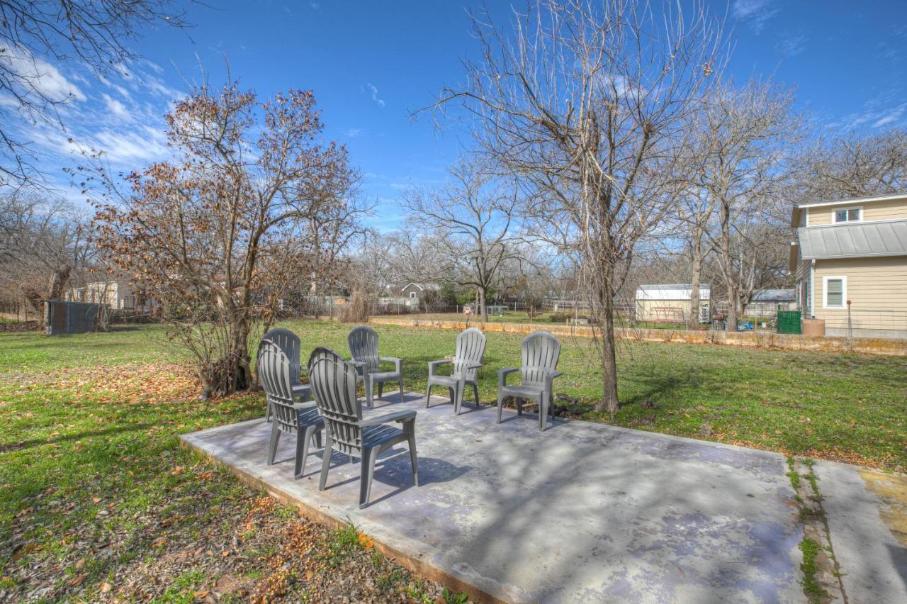 Luxury Home 1 Block To Main With Hottub Fredericksburg Exterior photo